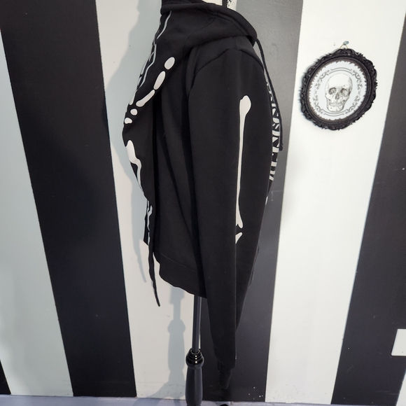 Pixie Hood Skeleton Hoodie - Picture 4 of 7
